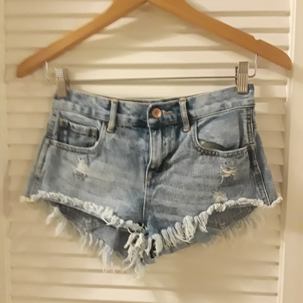 Bullhead Denim Womens Jean Shorts Sz 24 High Rise Short Distressed Raw Hem